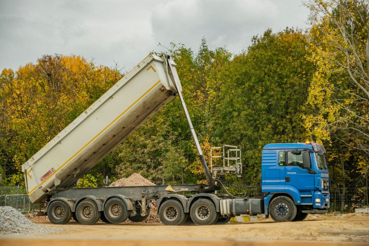Tipper lorry (illustrative stock photo)