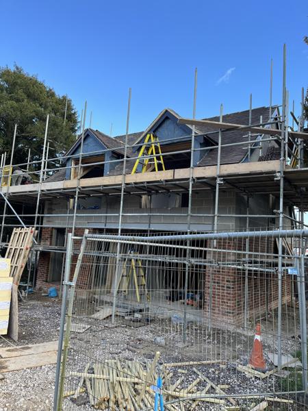 Full perimeter scaffold to a new-build property – Staff4dshire Scaffolding