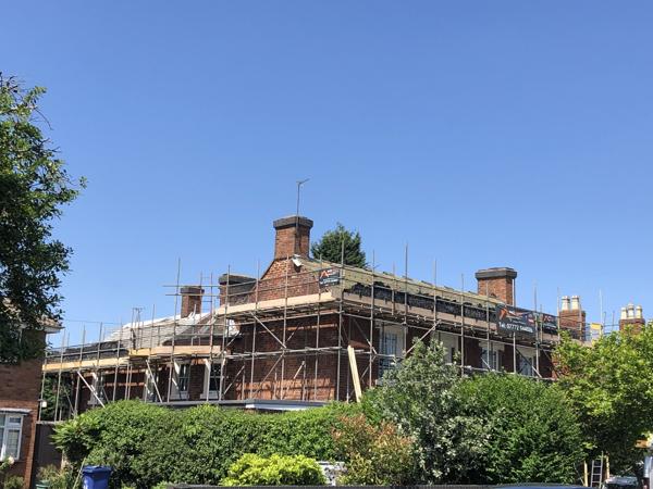 Scaffold to a large period property for re-roofing – Staff4dshire Scaffolding